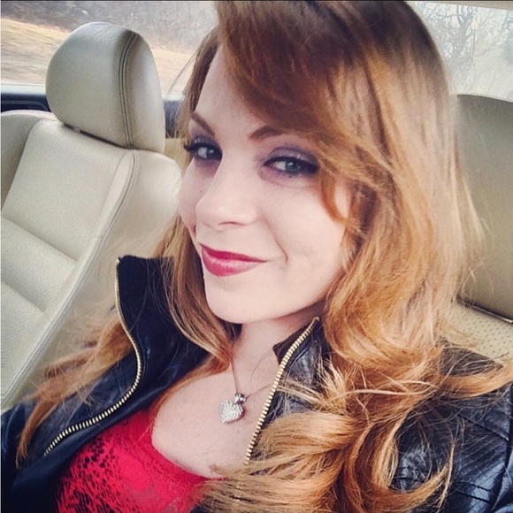 Meet your Posher, Dawny Marie G… - Picture 2 of 4